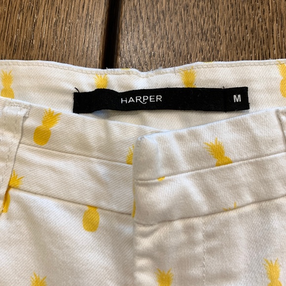 Harper  Shorts in White Pineapple Pattern size Medium - Picture 2 of 3